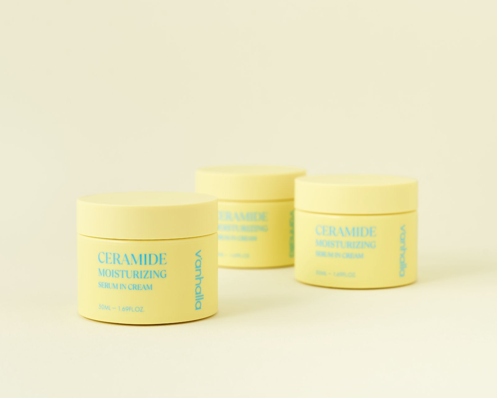 VANHALLA Ceramid Hydratisierende Essenz im Toner